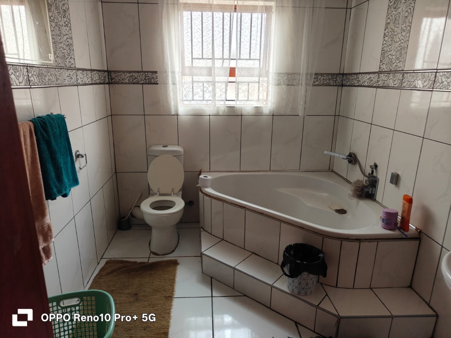 4 Bedroom Property for Sale in Promosa North West